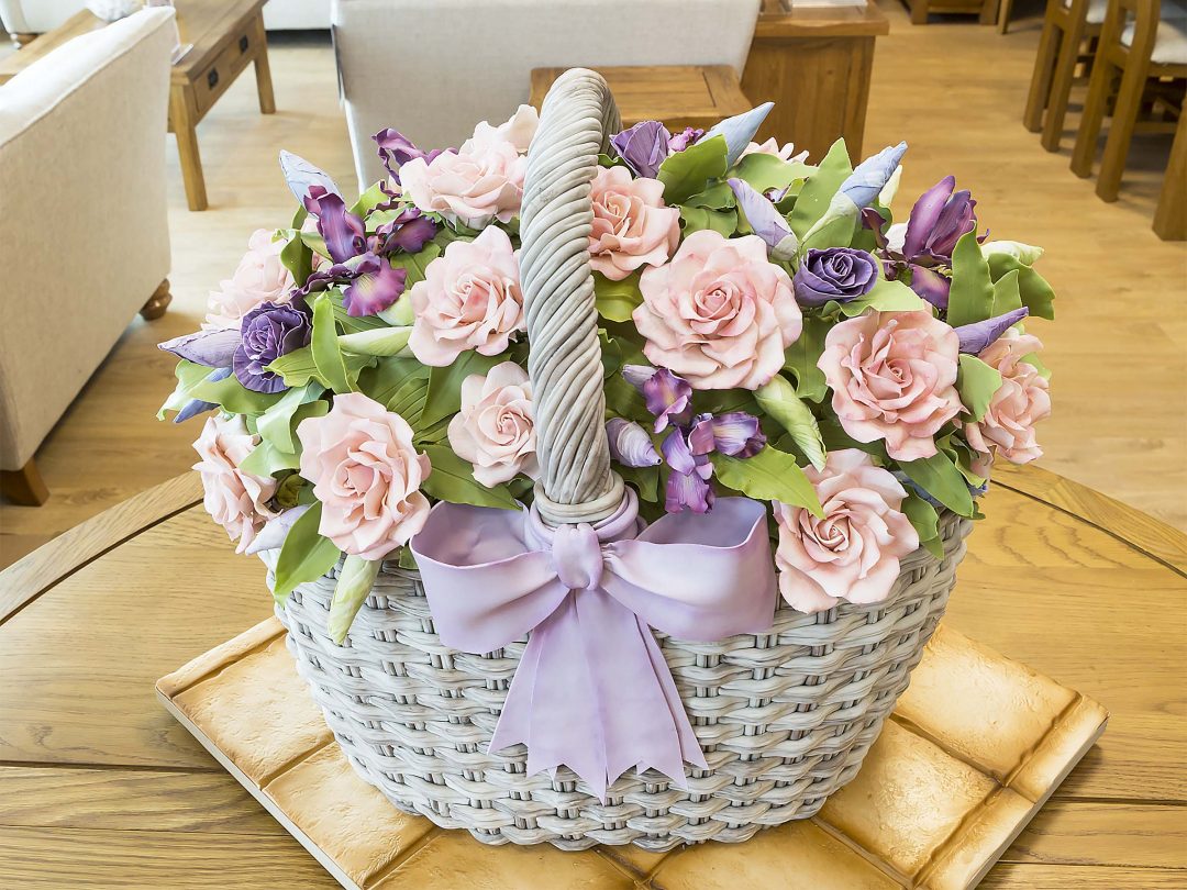 Cake Basket and edible flowers
